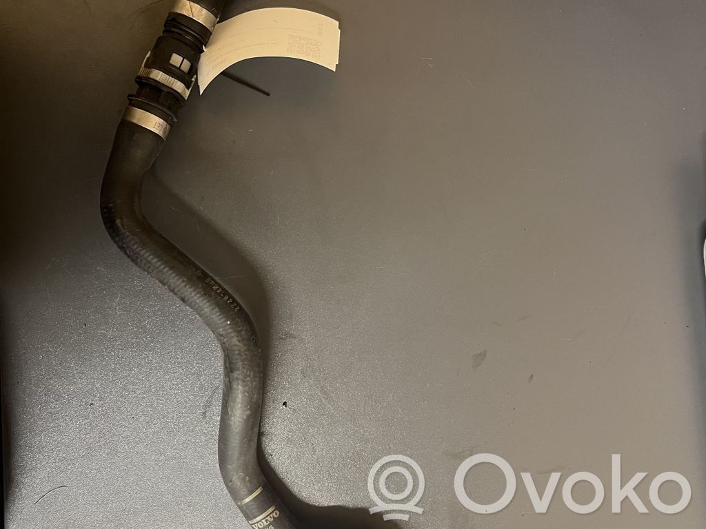 Volvo V40 Engine coolant pipe/hose 