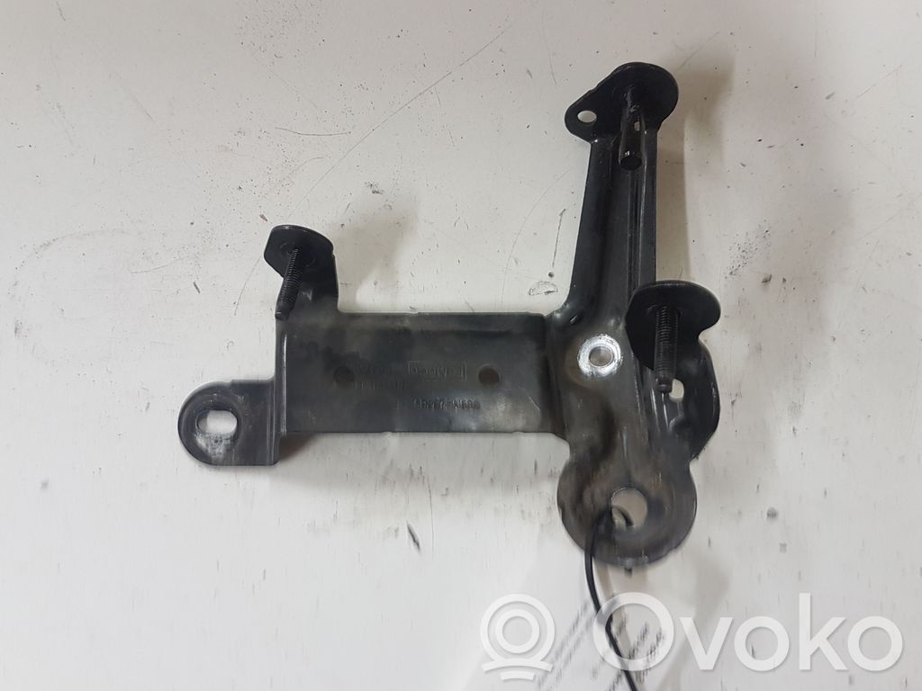 Volvo XC60 Uchwyt / Mocowanie pompy ABS 