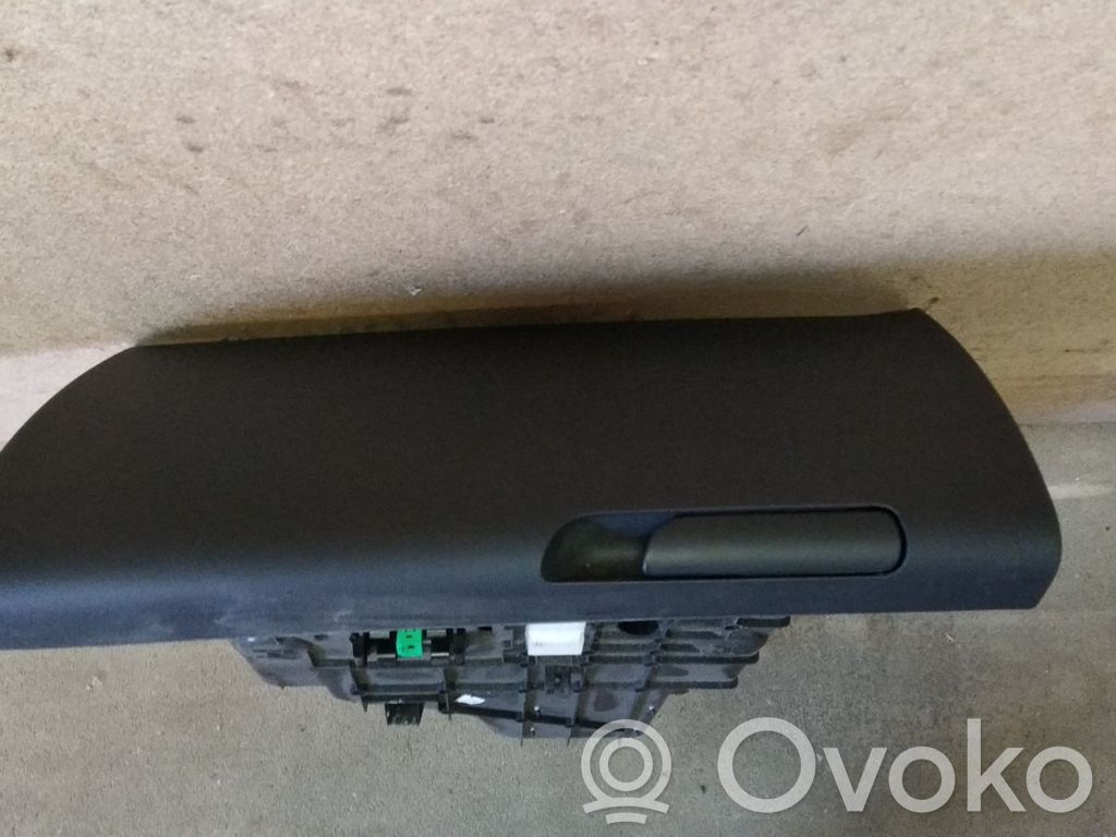 Citroen C5 Daiktadėžės (bordačioko) komplektas 