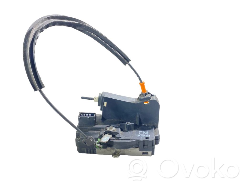 Opel Combo C Priekšpusē slēdzene 