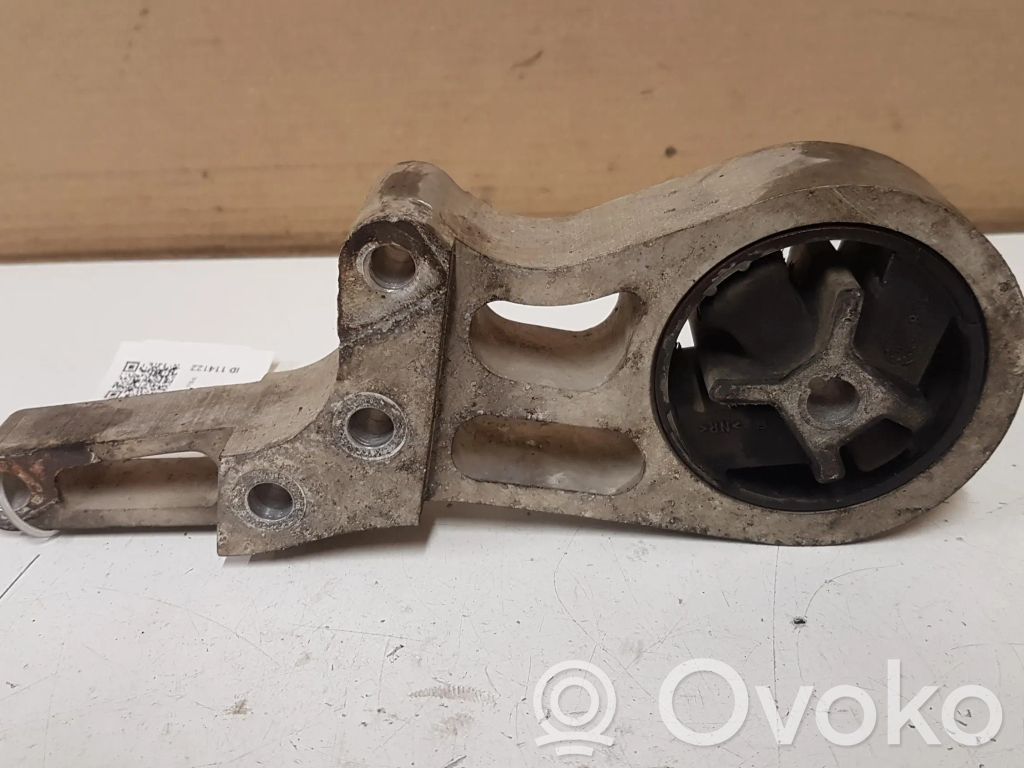 Volvo V40 Engine mount bracket 