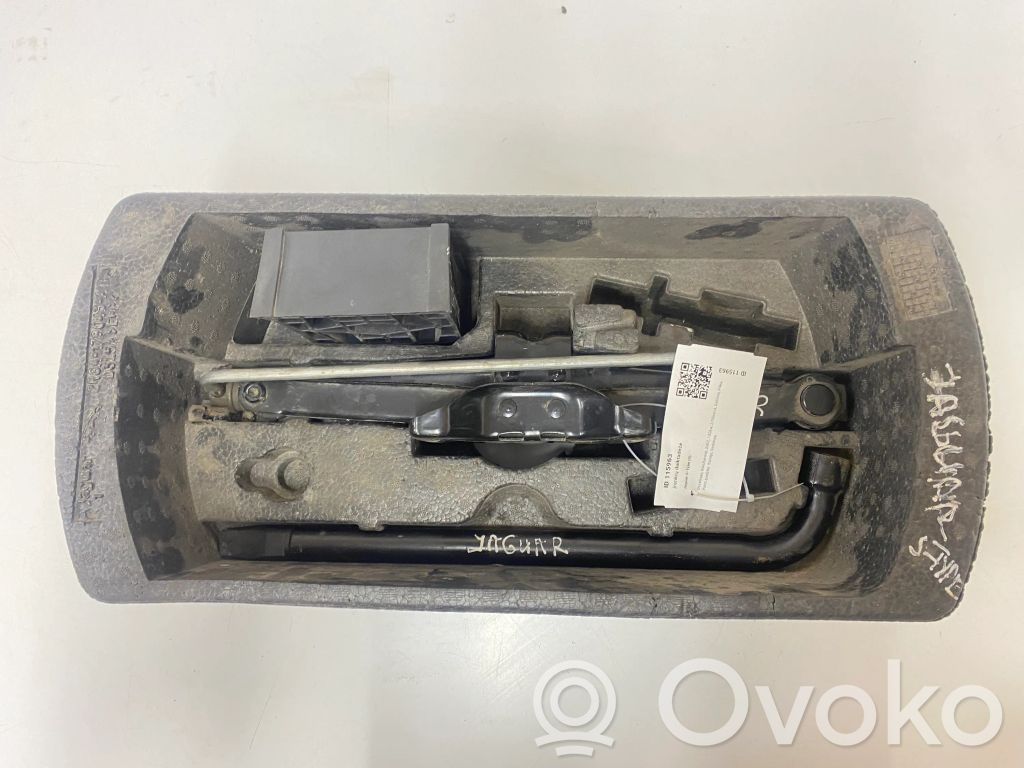 Jaguar S-Type Tool box 