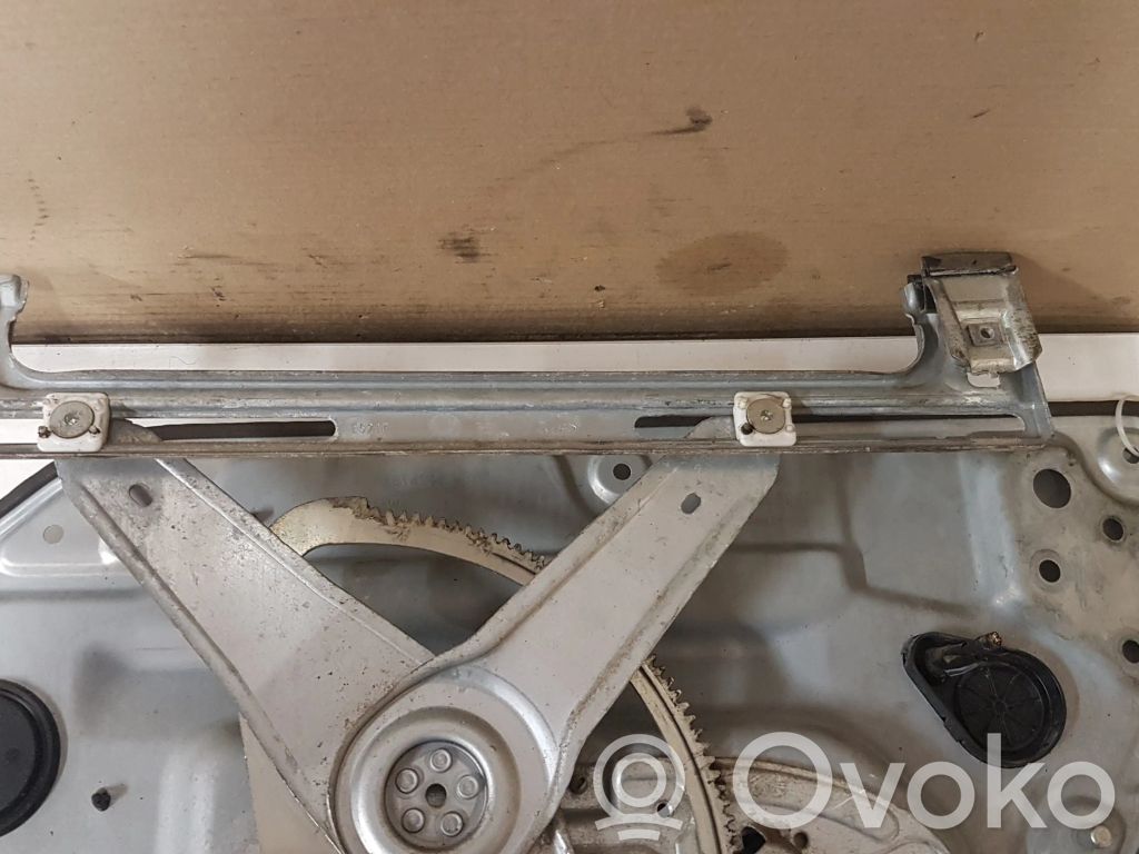 Volvo V50 Mecanismo para subir la puerta trasera sin motor 