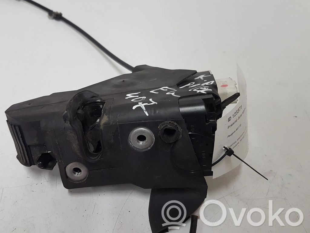 Peugeot 407 Front door lock 