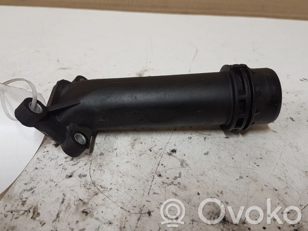 BMW 5 F10 F11 Conductă/furtun lichid de răcire motor 