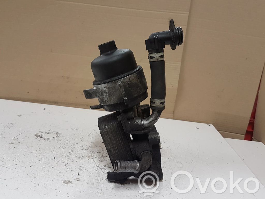 Ford Focus Oil filter mounting bracket 