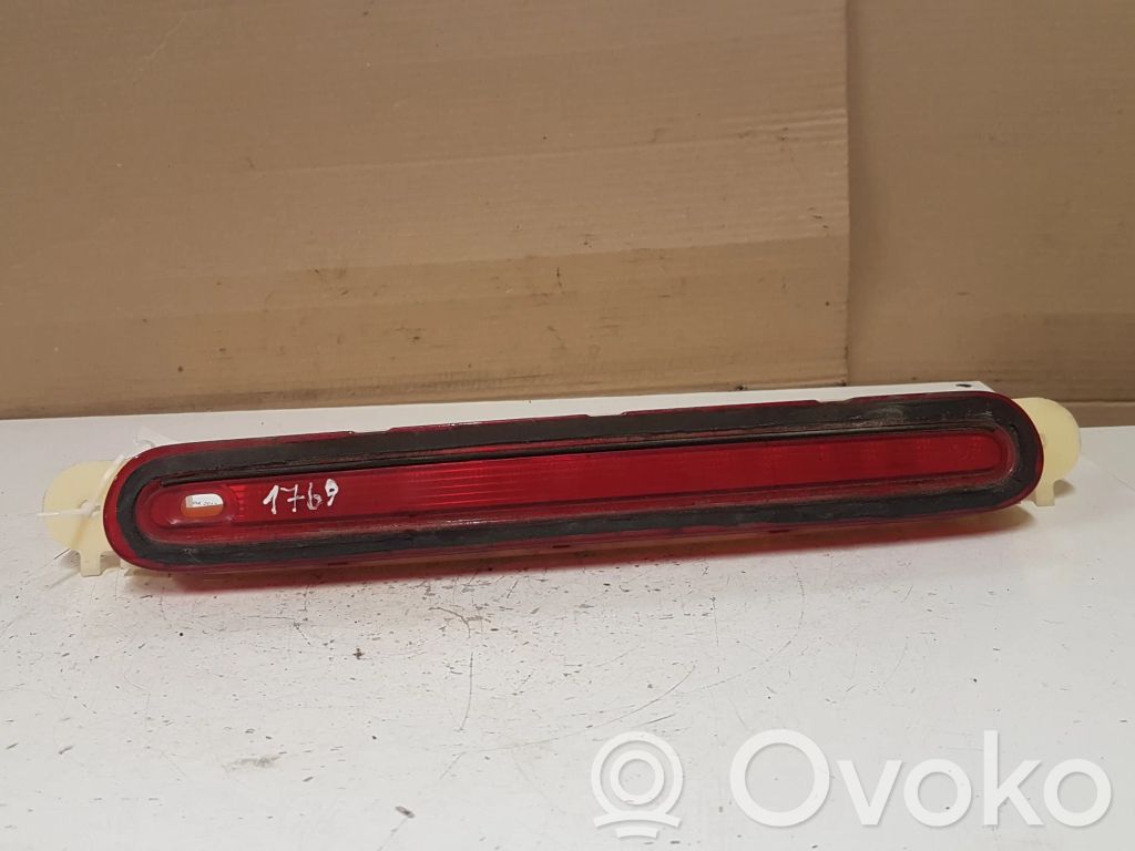 Troisième feu stop   GS1F51580