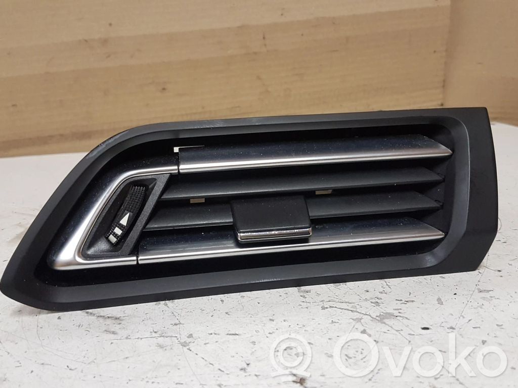 Peugeot 308 Copertura griglia di ventilazione laterale cruscotto 
