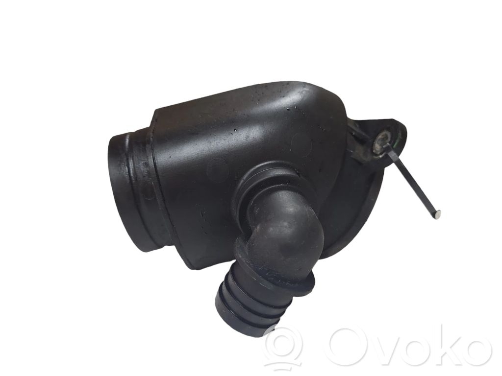 Turboahtimen ilmanoton letku   059129955E