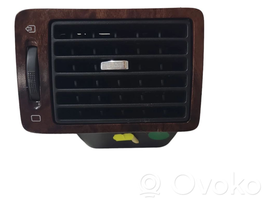 Peugeot 307 Rejilla de ventilación central del panel 