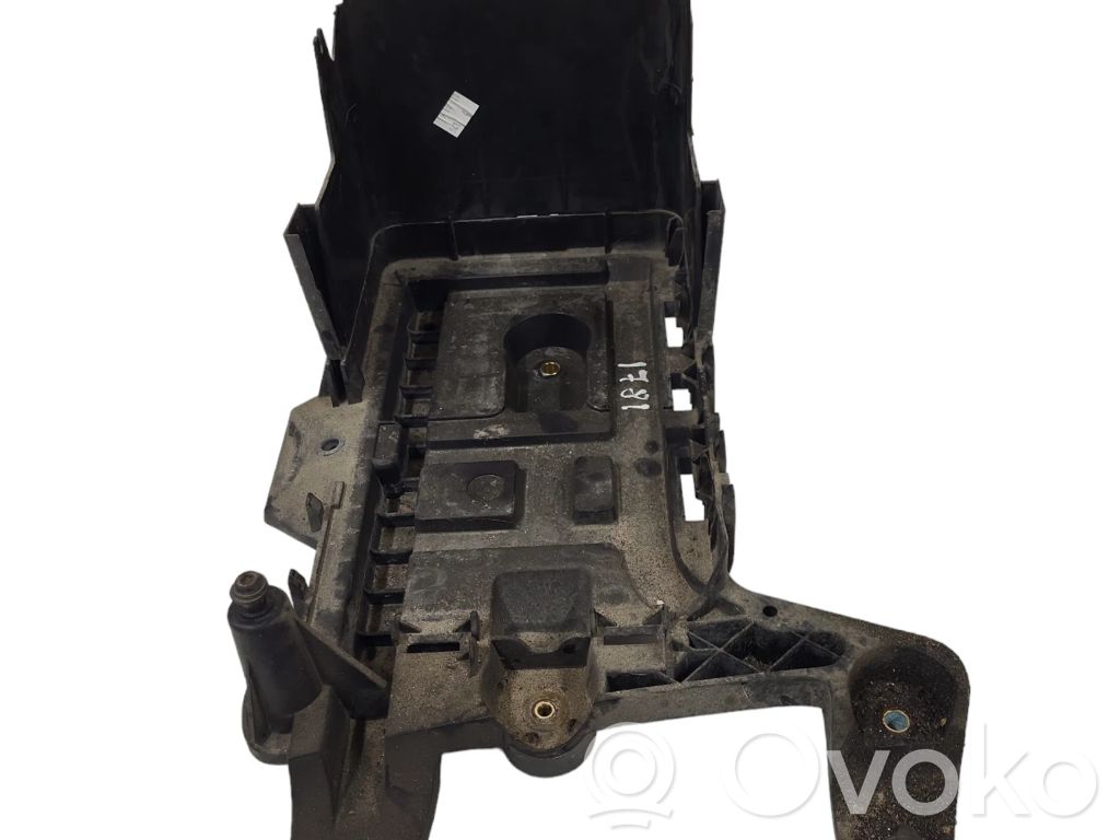 Volkswagen Golf VI Vassoio batteria