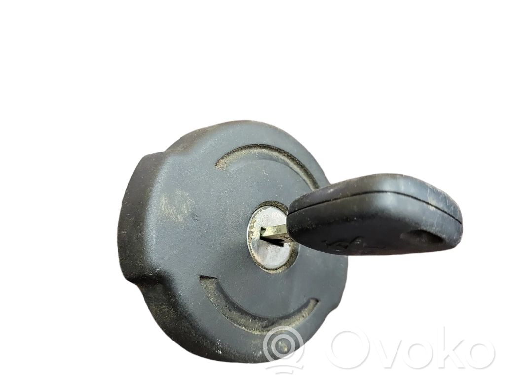 Peugeot 5008 Tappo del serbatoio del carburante 