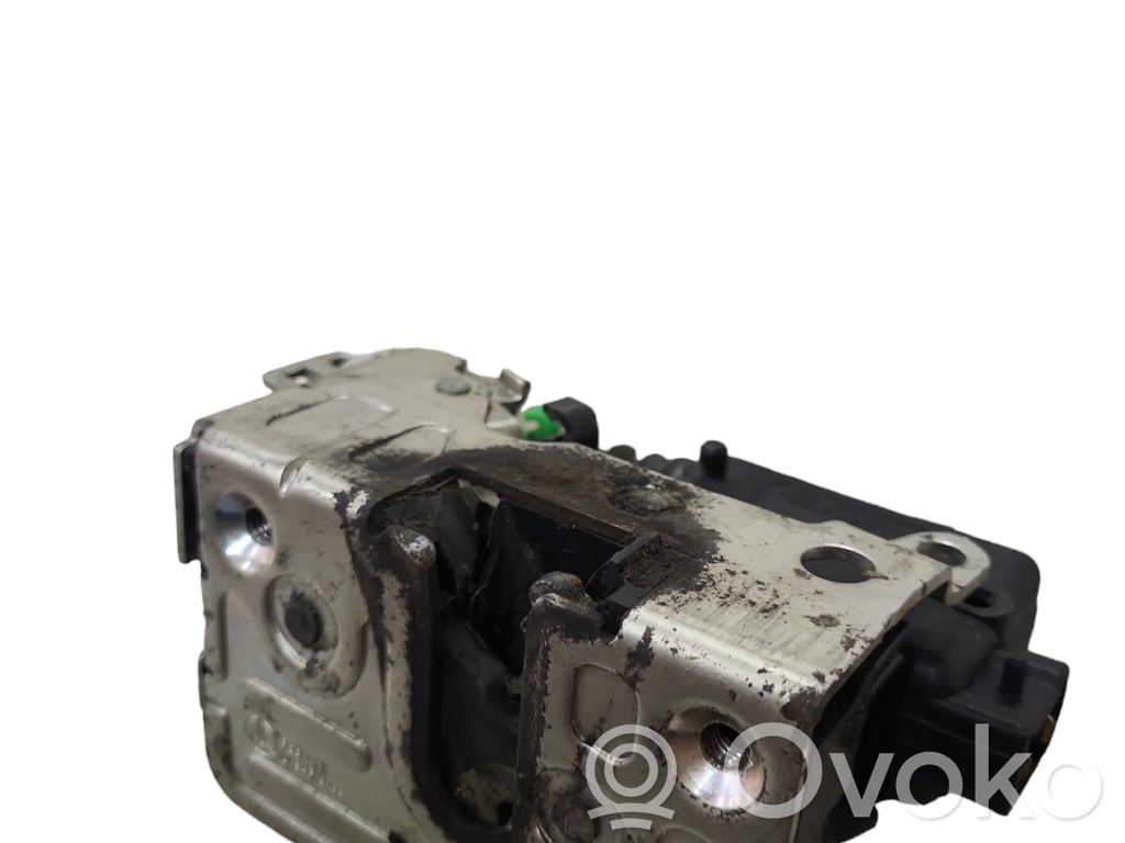 Dacia Logan I Front door lock 