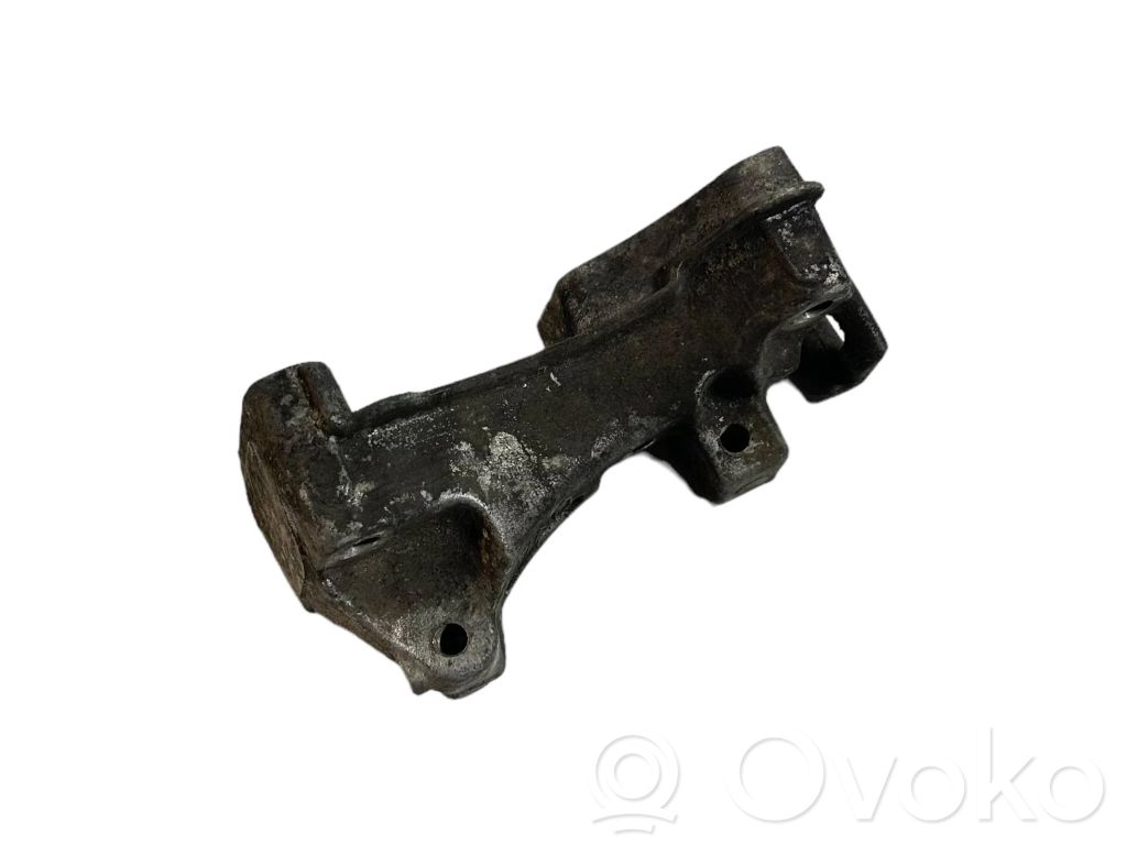 Citroen Berlingo Engine mounting bracket 