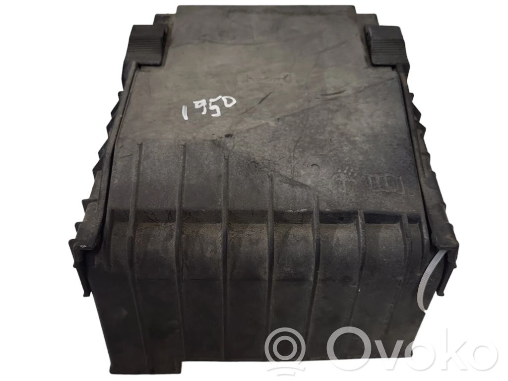 Volkswagen PASSAT B6 Coperchio scatola dei fusibili