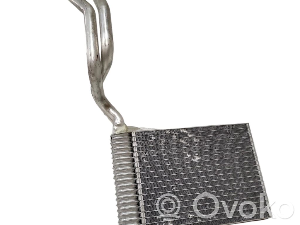 Volvo V40 Pečiuko radiatorius 