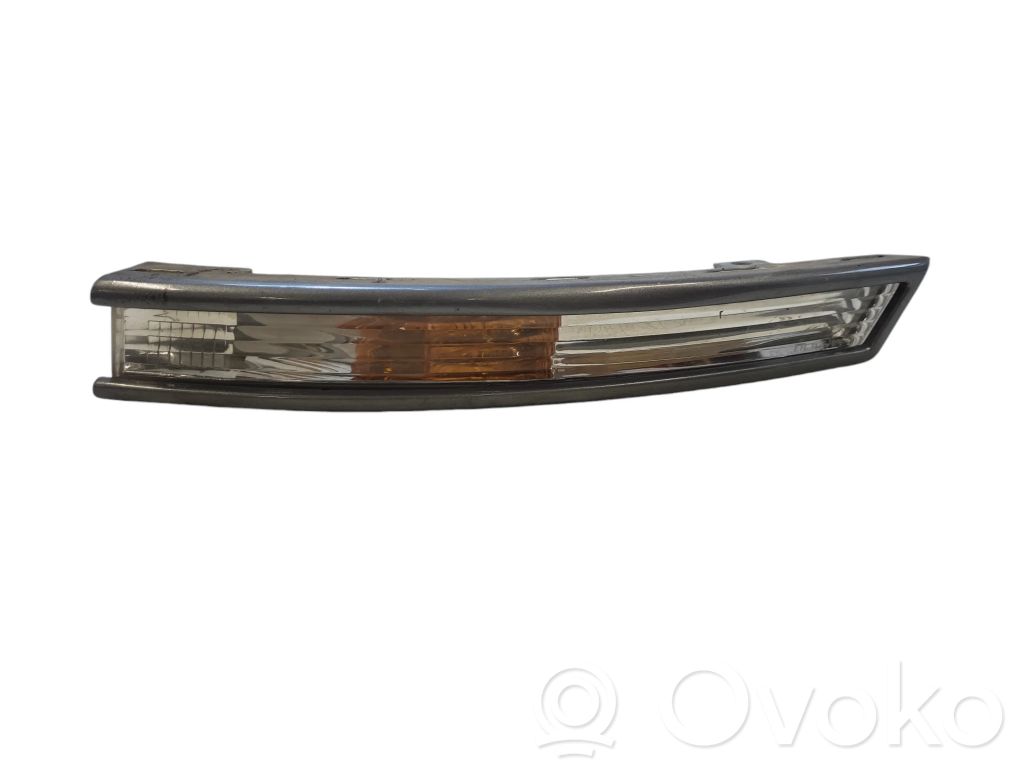 Volkswagen PASSAT B6 Etusuuntavilkku 