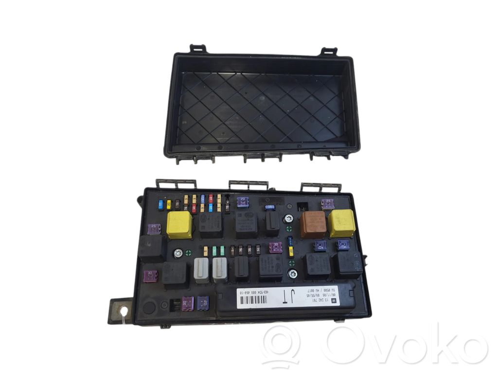 Opel Astra H Fuse module 