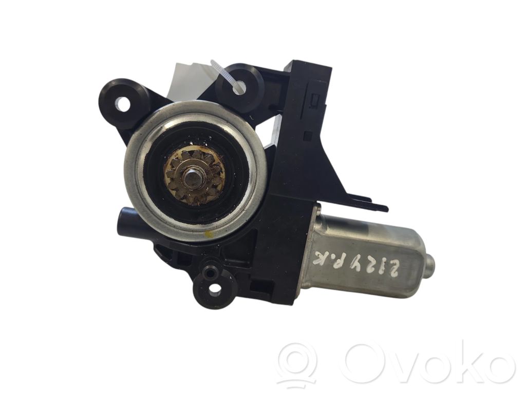 Volvo V70 Front door window regulator motor 
