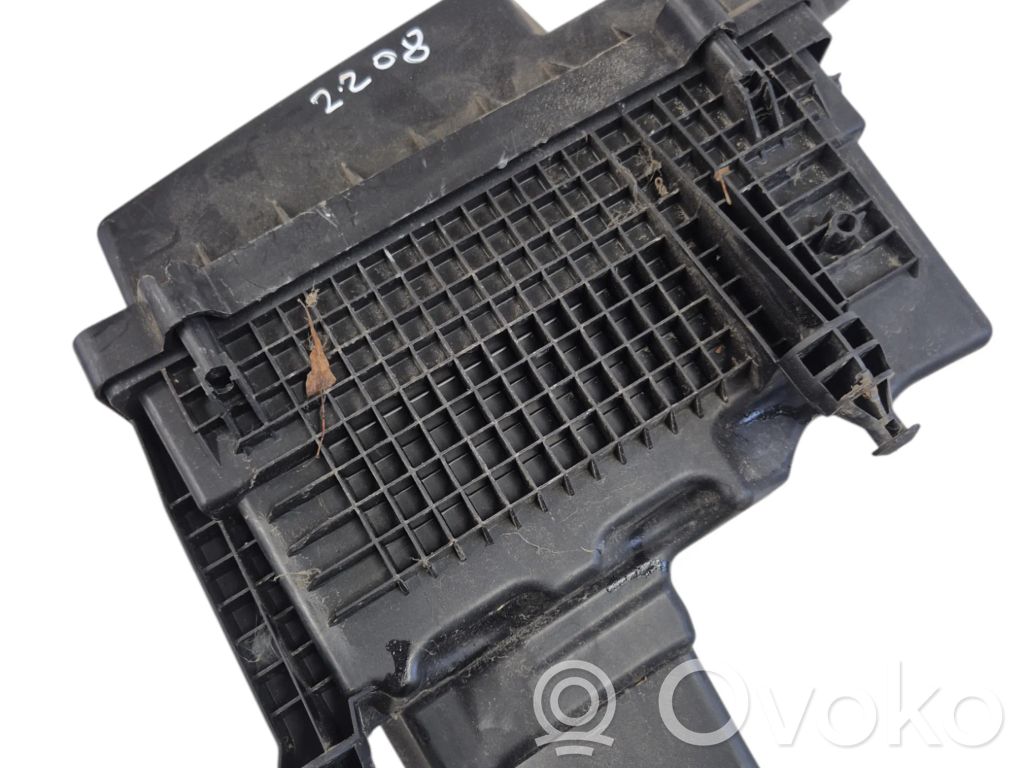 Land Rover Freelander 2 - LR2 Air filter box 