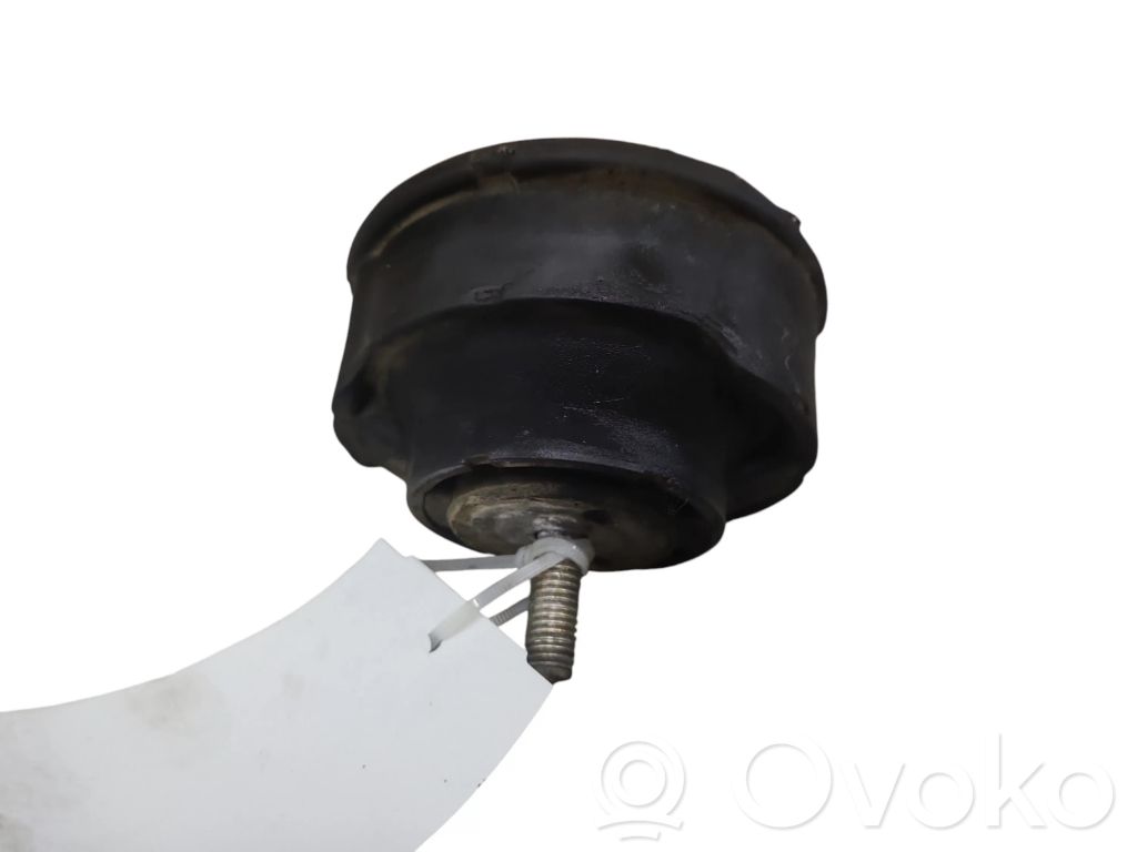 Engine mount bracket   1094814