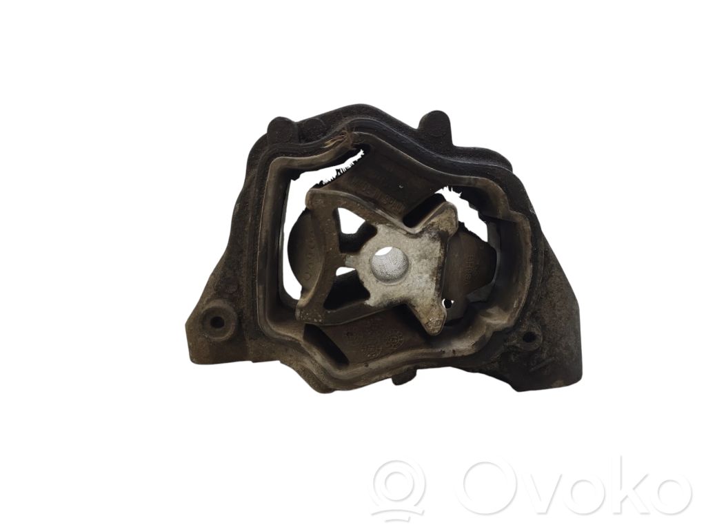 Volvo V60 Engine mount bracket 