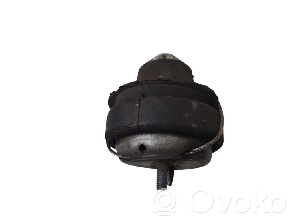 Engine mount bracket   31359635,31460937