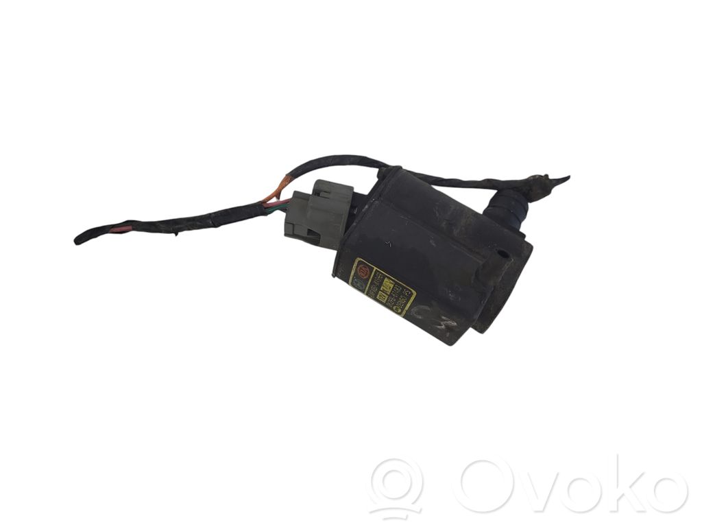 KIA Carens II Windscreen/windshield washer pump 