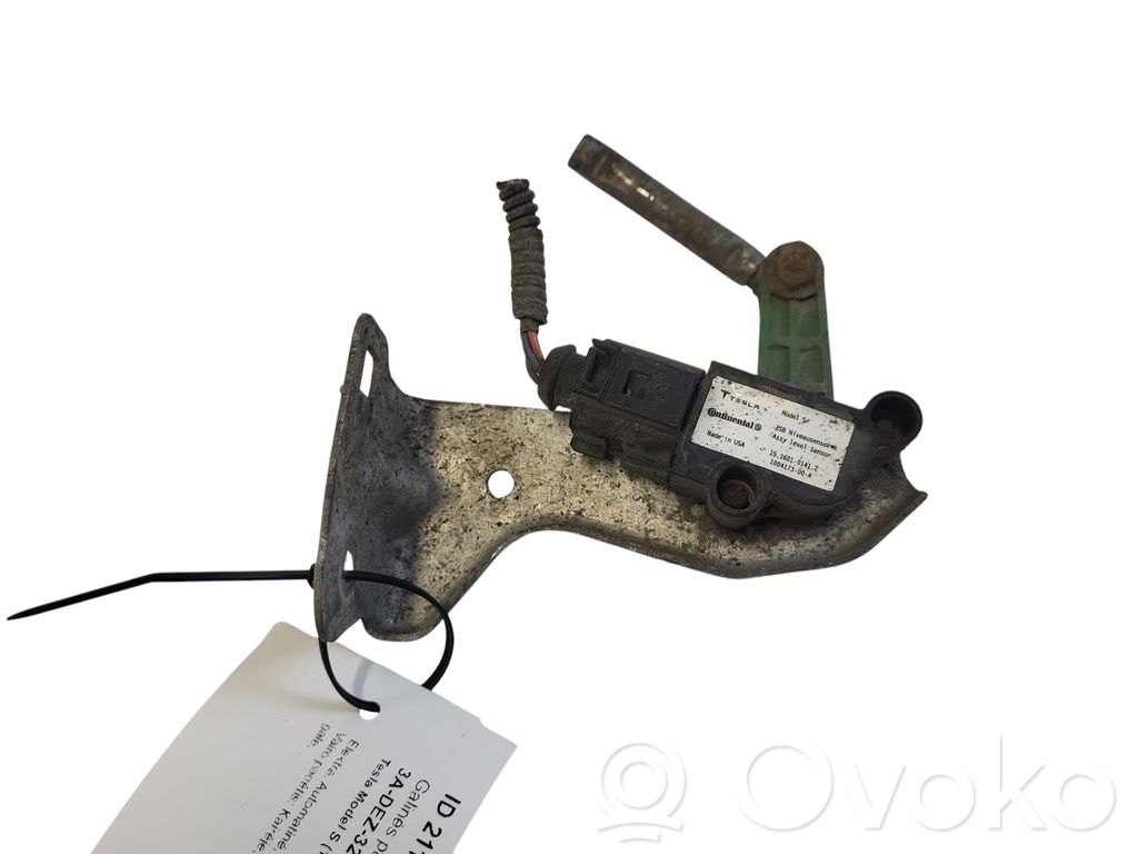 Tesla Model S Rear air suspension level height sensor 