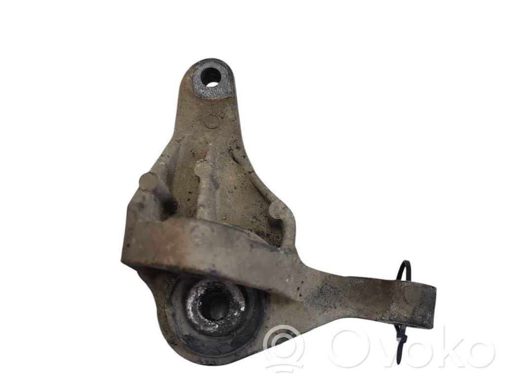 Volvo S40 Engine mounting bracket 