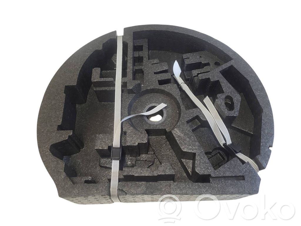 Volkswagen Golf VI Tool box 