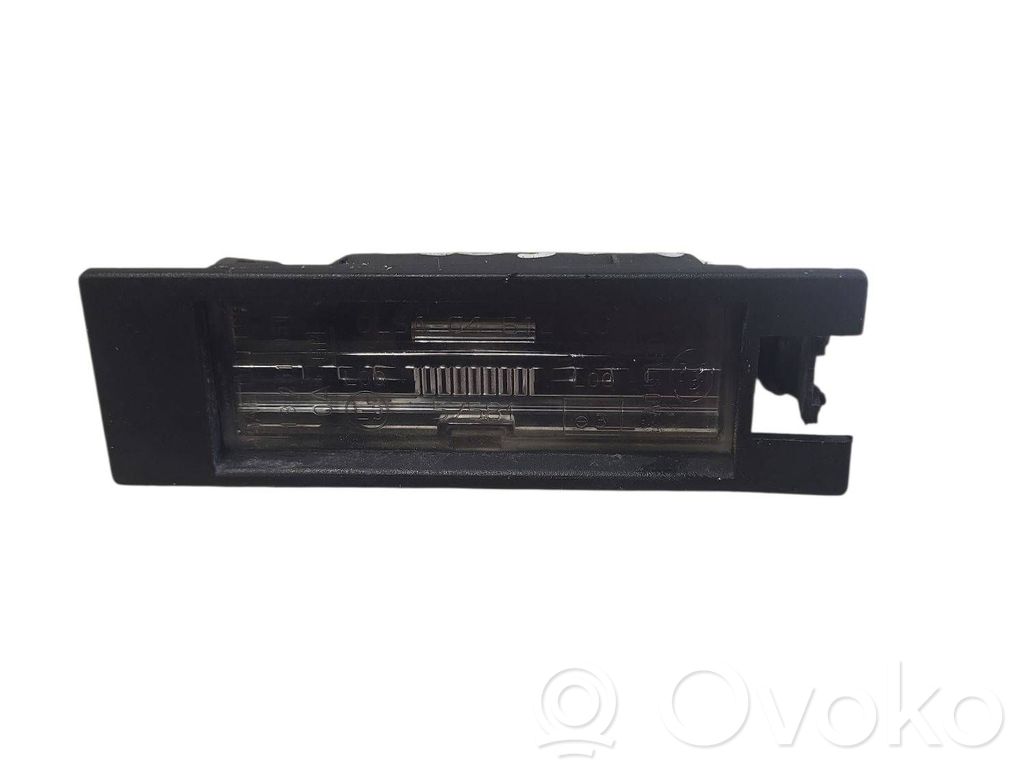 Opel Astra J Éclairage de plaque d'immatriculation 