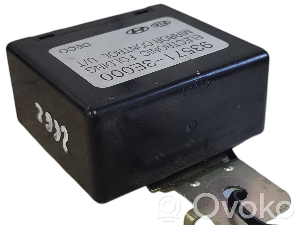 Módulo de control del espejo lateral   935713E000