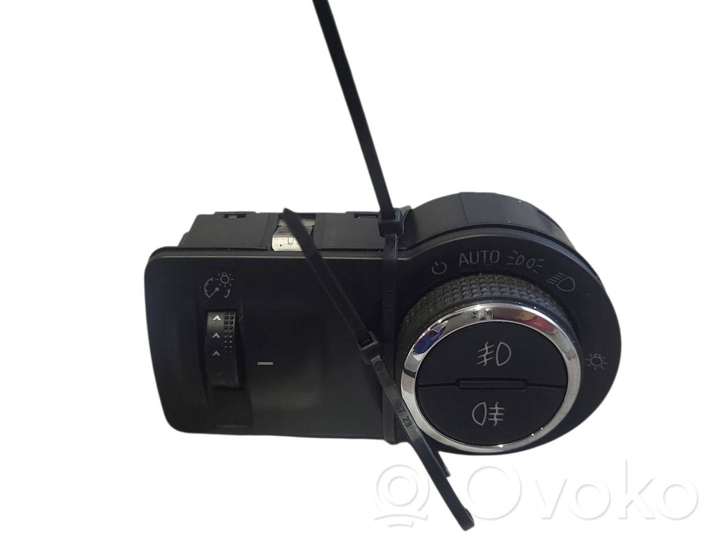Light switch   22901655,321837