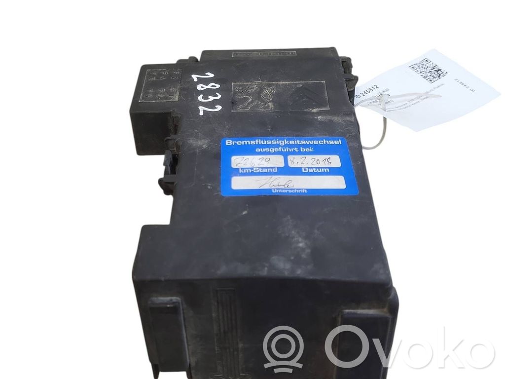 Peugeot 5008 Fuse module 