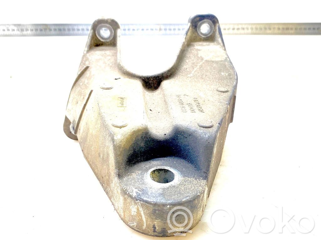 Ford Transit Engine mounting bracket 