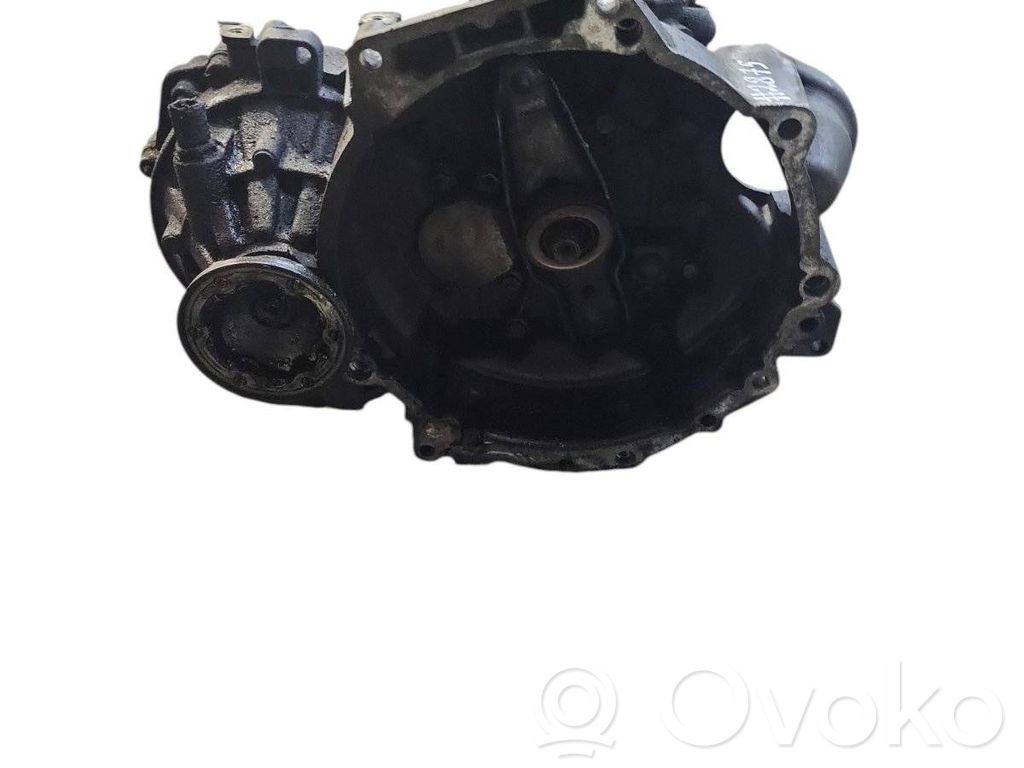 Volkswagen Cross Polo Cutie viteze manuală cu 5 trepte 