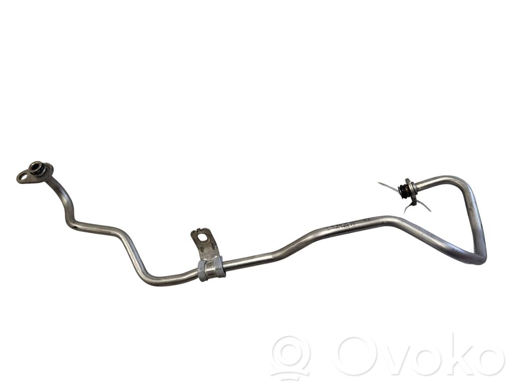 Volkswagen PASSAT B8 Tubo flessibile mandata olio del turbocompressore turbo