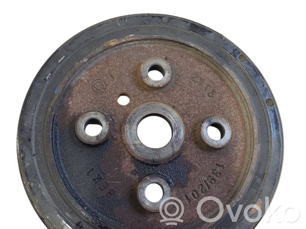 Volvo V70 Puleggia dell’albero motore 