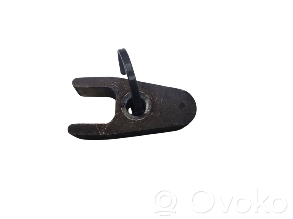 Abrazadera del inyector de combustible