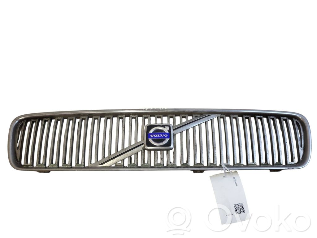 Volvo V50 Grotelės priekinės 