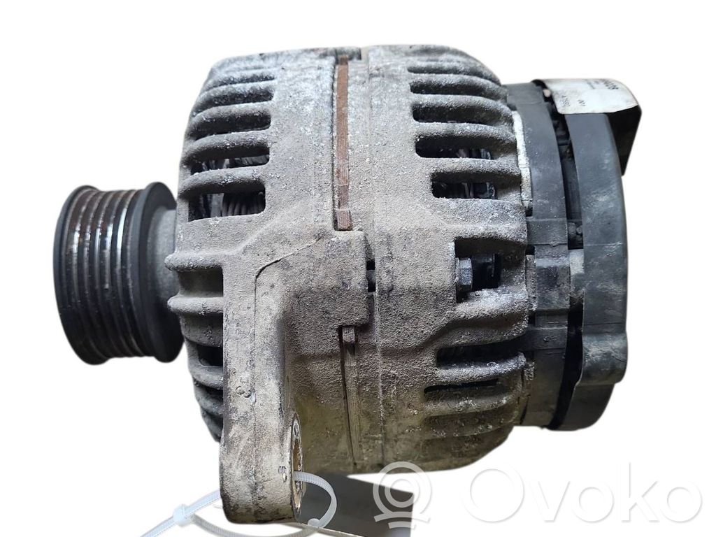 Opel Zafira B Alternador 