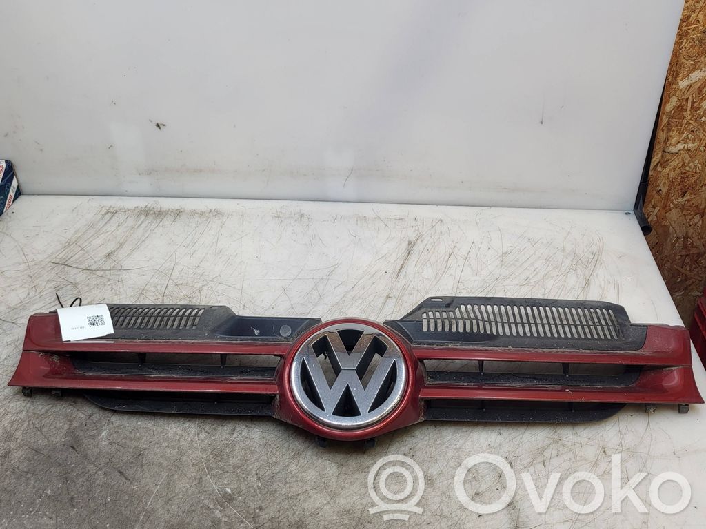 Volkswagen Golf V Etupuskurin ylempi jäähdytinsäleikkö 