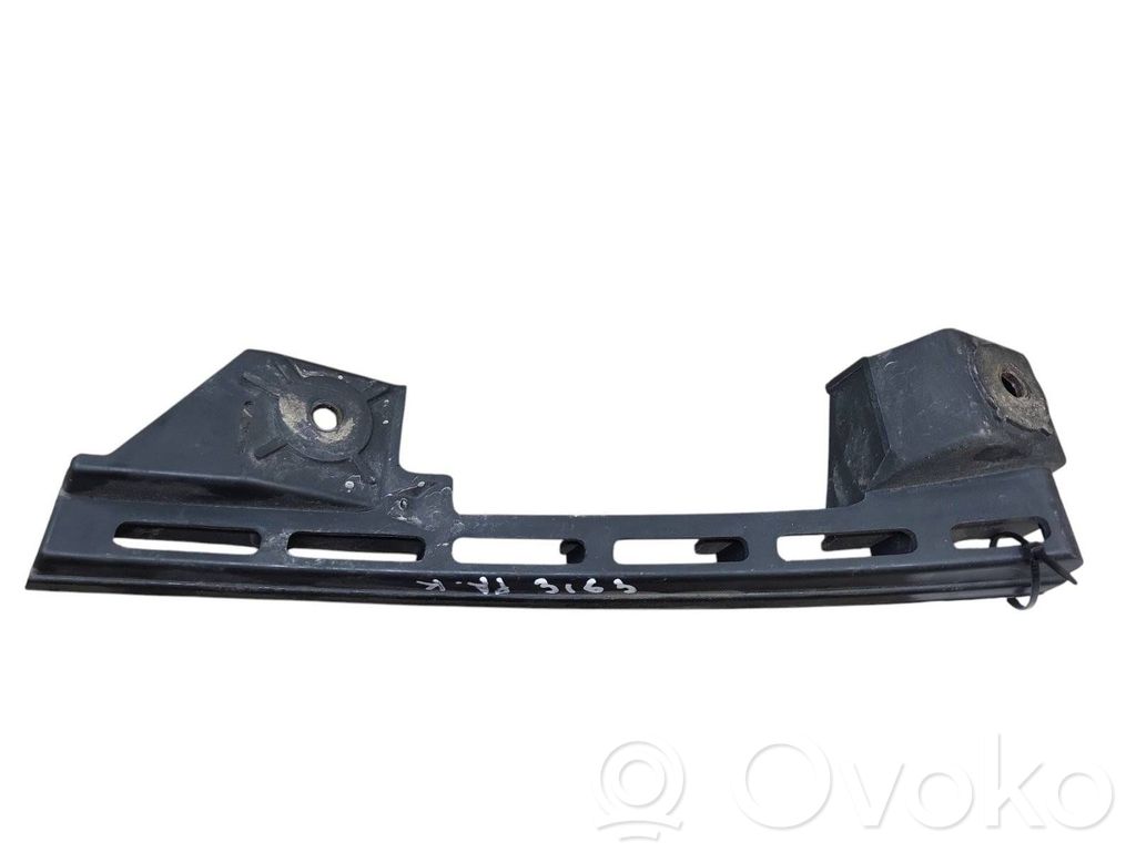 Front bumper mounting bracket