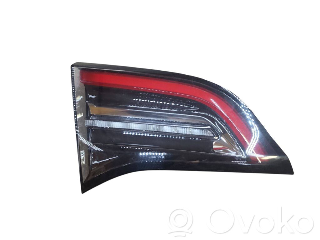 Tesla Model Y Tailgate rear/tail lights 