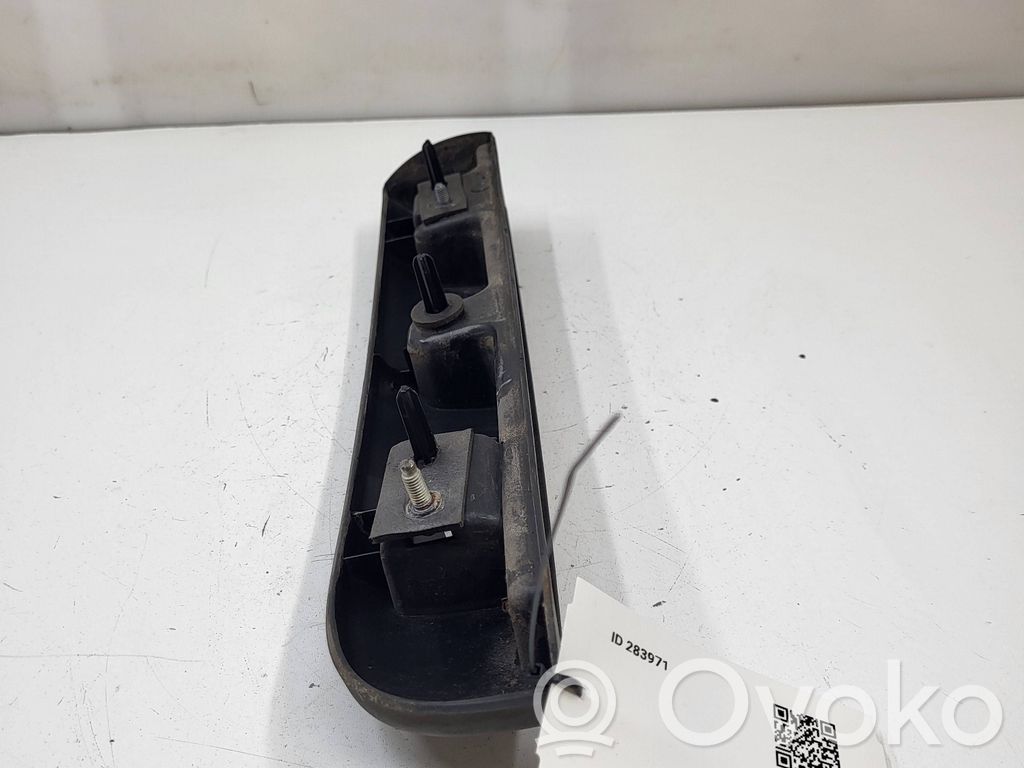 Dacia Logan I Listwa drzwi tylnych samochodów dostawczych