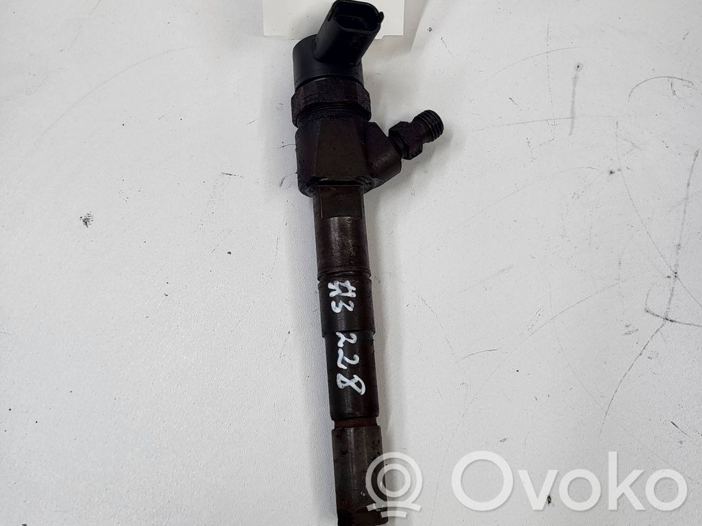 Injector combustibil   0445110327