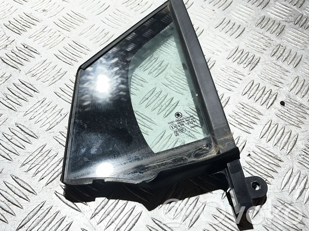 Skoda Elroq Szyba drzwi przednich 