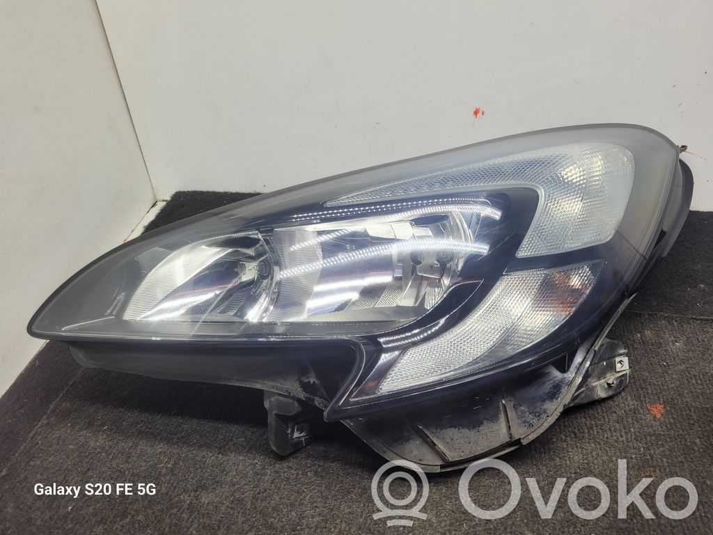 Opel Corsa E Headlight/headlamp 