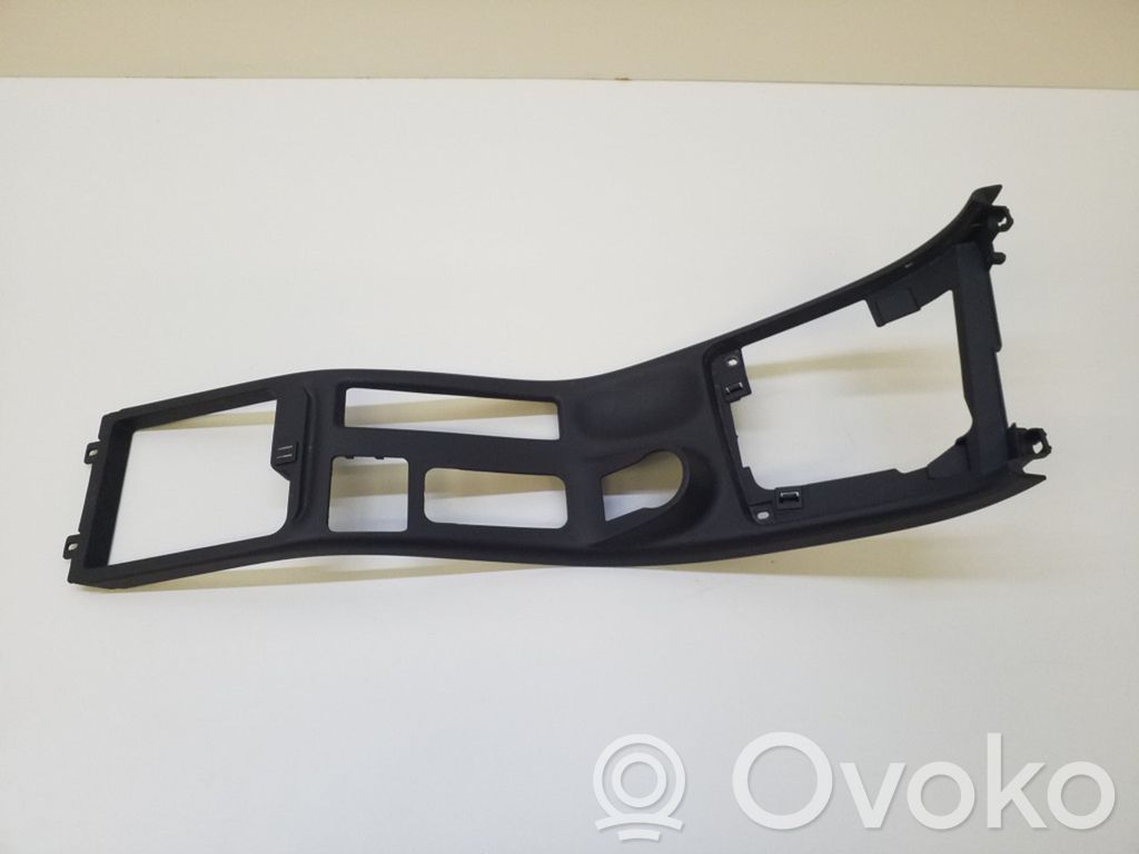 Volkswagen Touareg I Center console 